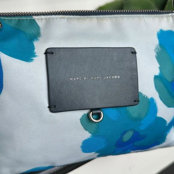 Marc by Marc Jacobs Floral Crossbody Purse Watercolor Print Nylon handbag Bag - Picture 5 of 11